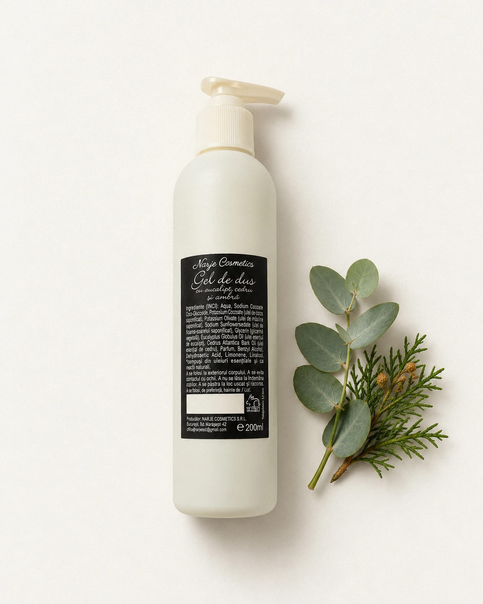 Gel de duș natural cu eucalipt, cedru și ambră, 200 ml