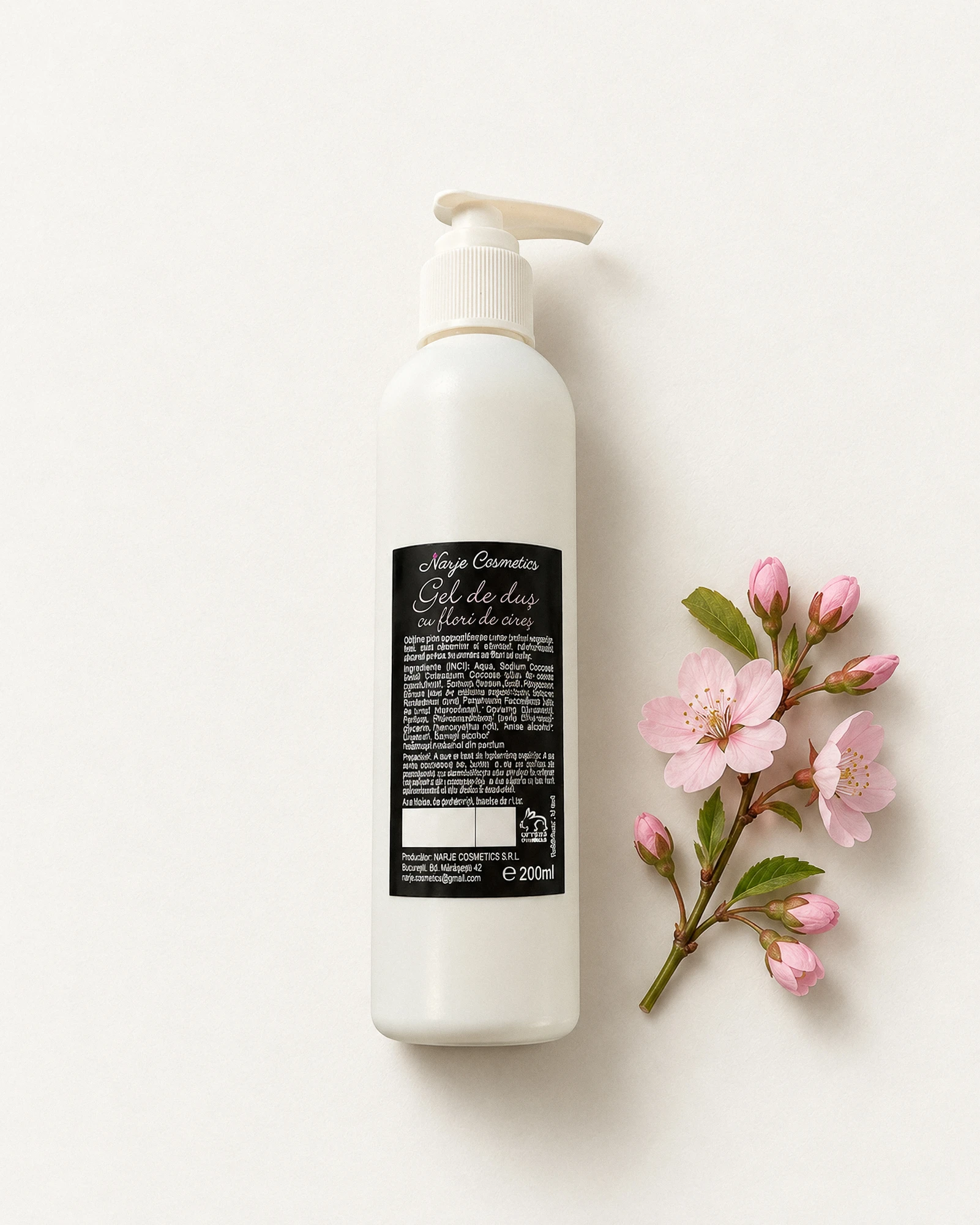 Gel de duș natural cu flori de cireș, 200 ml