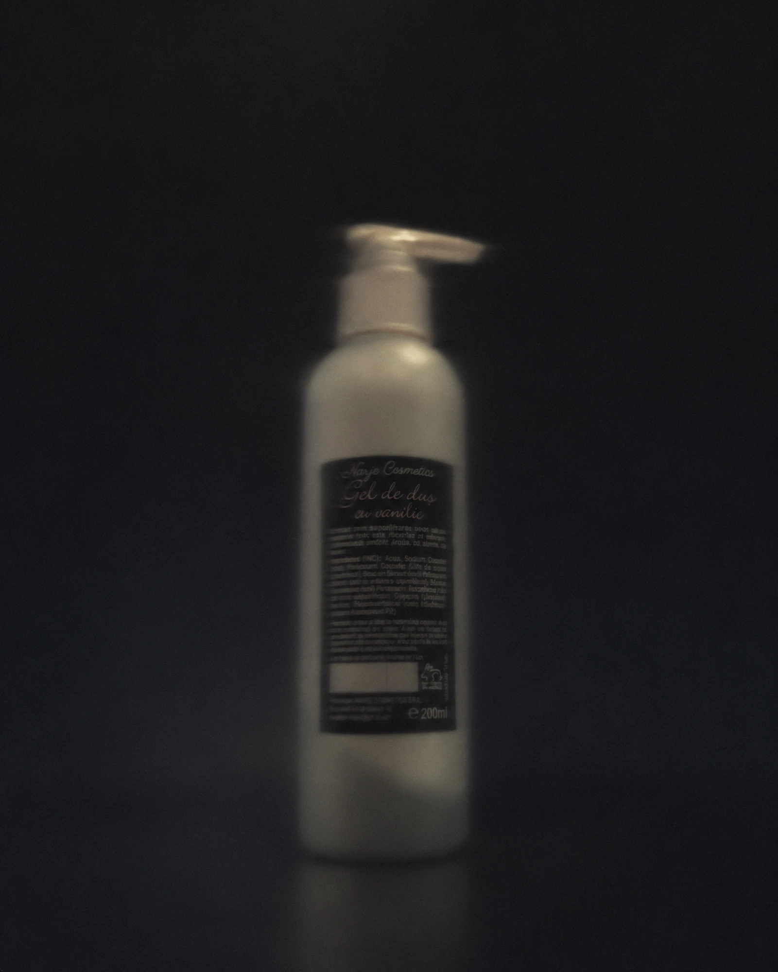 Gel de duș natural cu vanilie, 200 ml, în penumbră