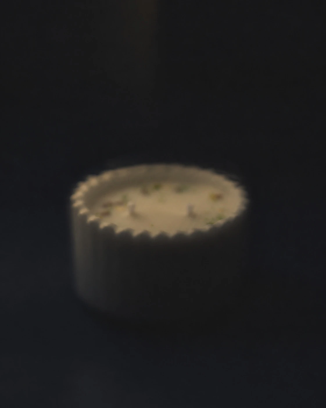 Lumânare parfumată din ceară de soia cu patchouli, vanilie și lavandă, 100 g, în penumbră