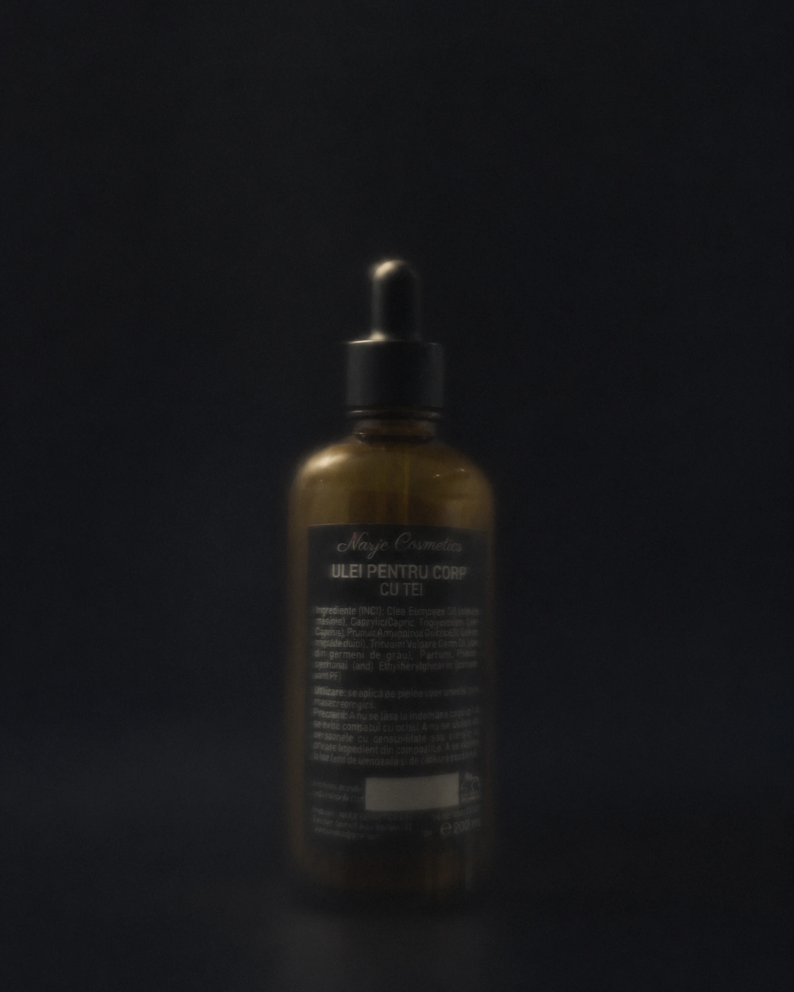 Ulei de corp natural cu parfum de tei, 100 ml, în penumbră
