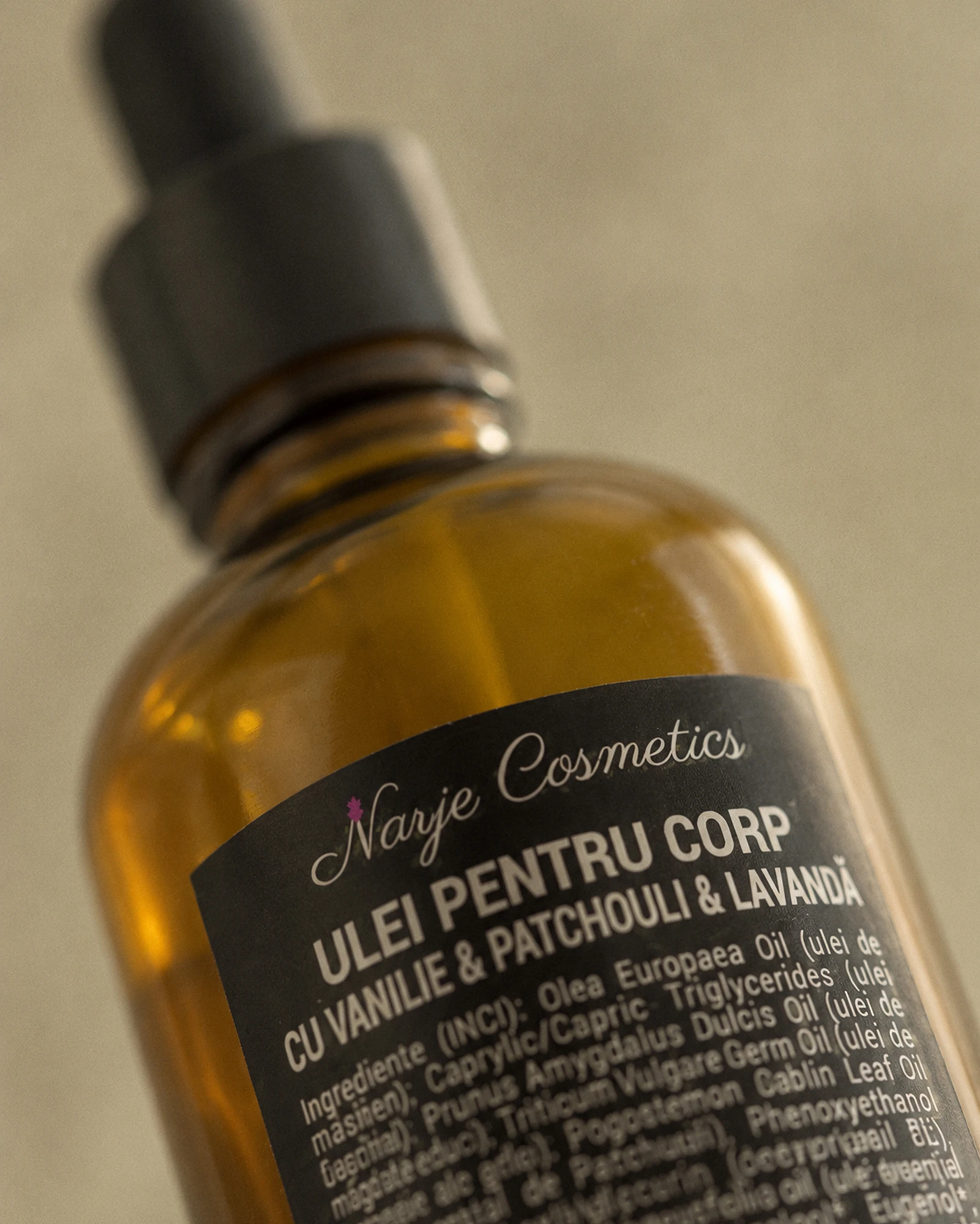 Ulei de corp natural cu vanilie, patchouli și lavandă, 100 ml, detaliu